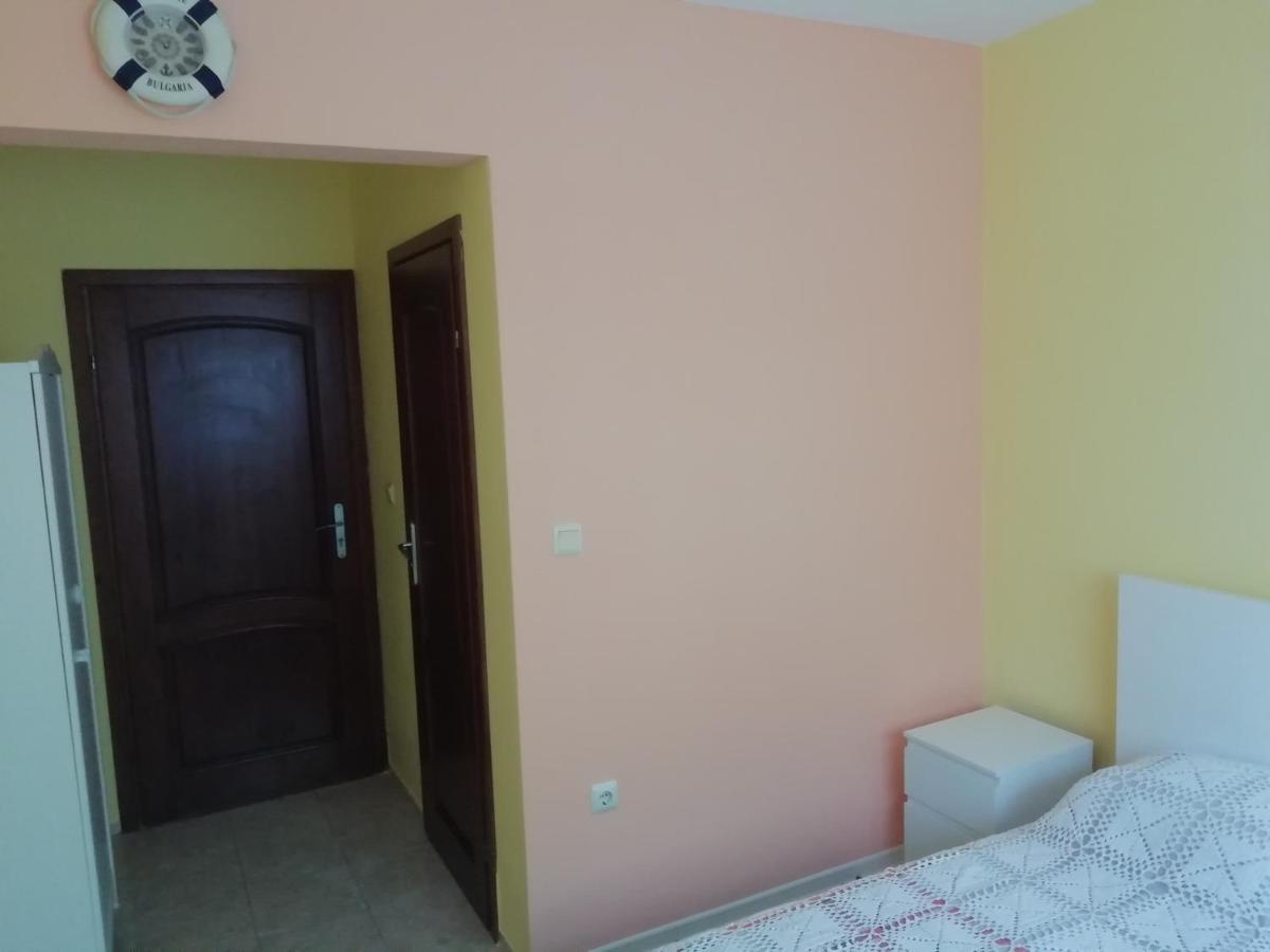 Guest House By The Captain Varna Bagian luar foto