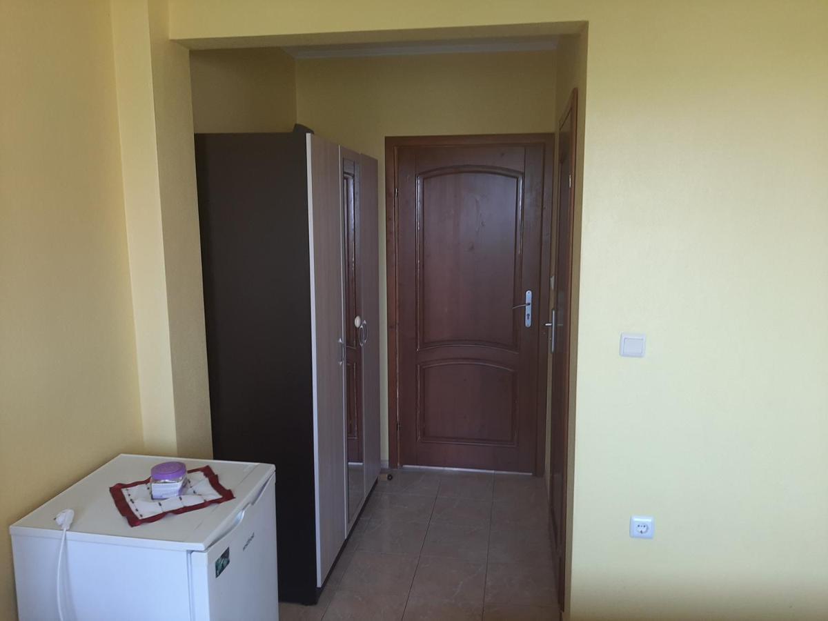 Guest House By The Captain Varna Bagian luar foto