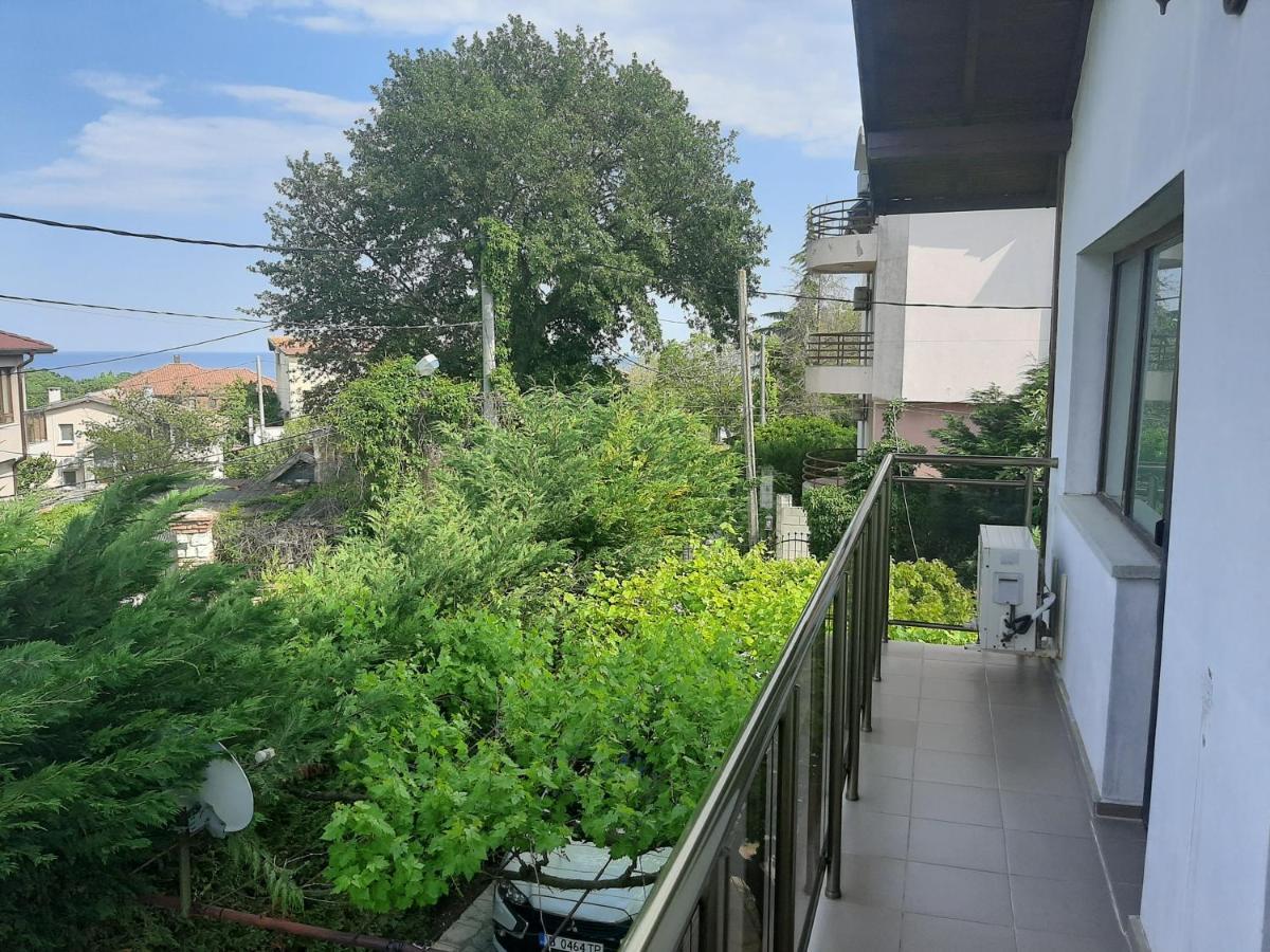 Guest House By The Captain Varna Bagian luar foto