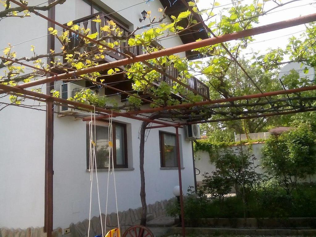 Guest House By The Captain Varna Bagian luar foto