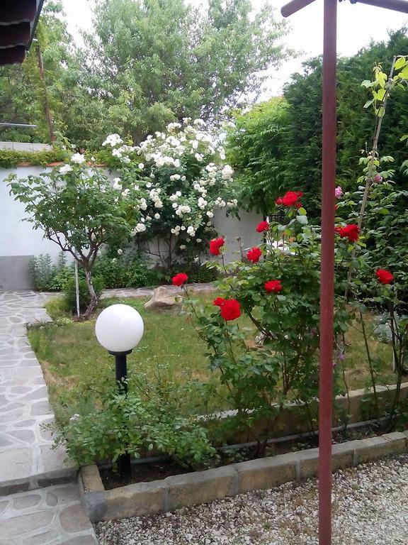 Guest House By The Captain Varna Bagian luar foto