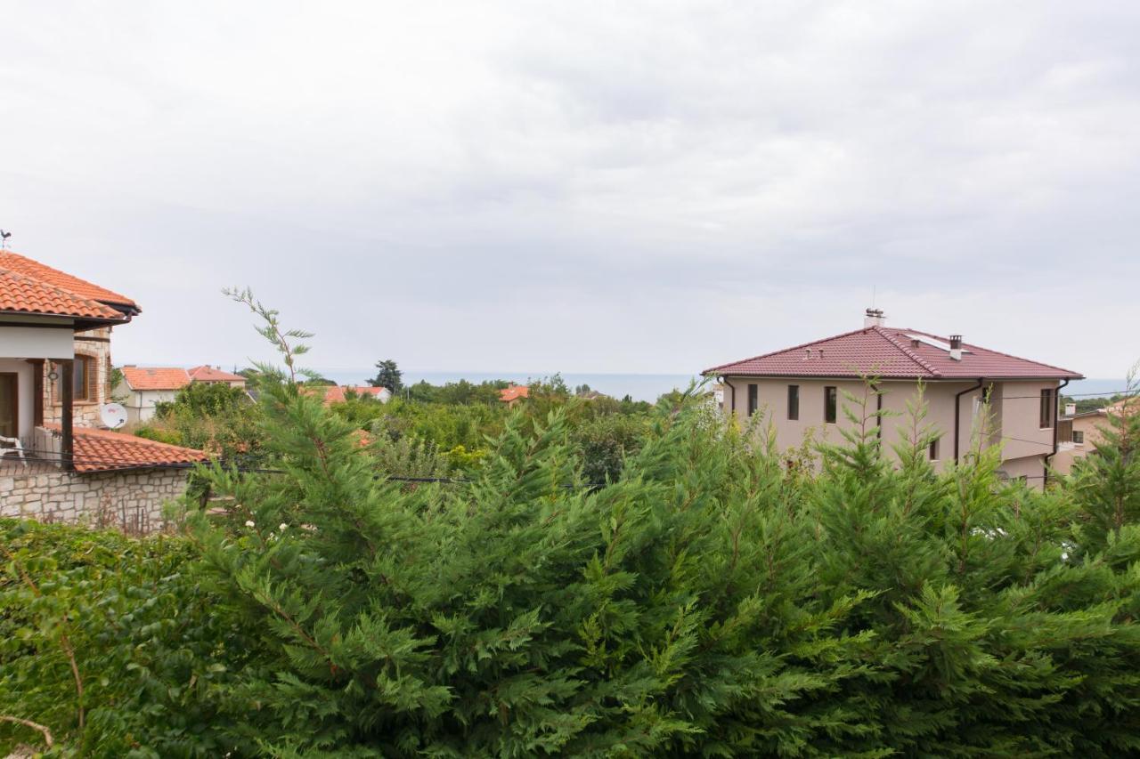 Guest House By The Captain Varna Bagian luar foto