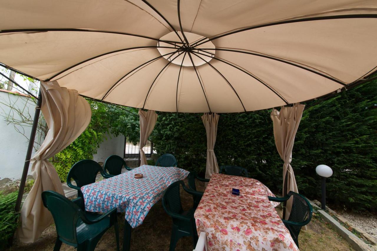 Guest House By The Captain Varna Bagian luar foto